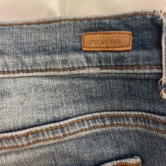 VICI Mid Rise Distressed Denim Shorts - Picture 4 of 4